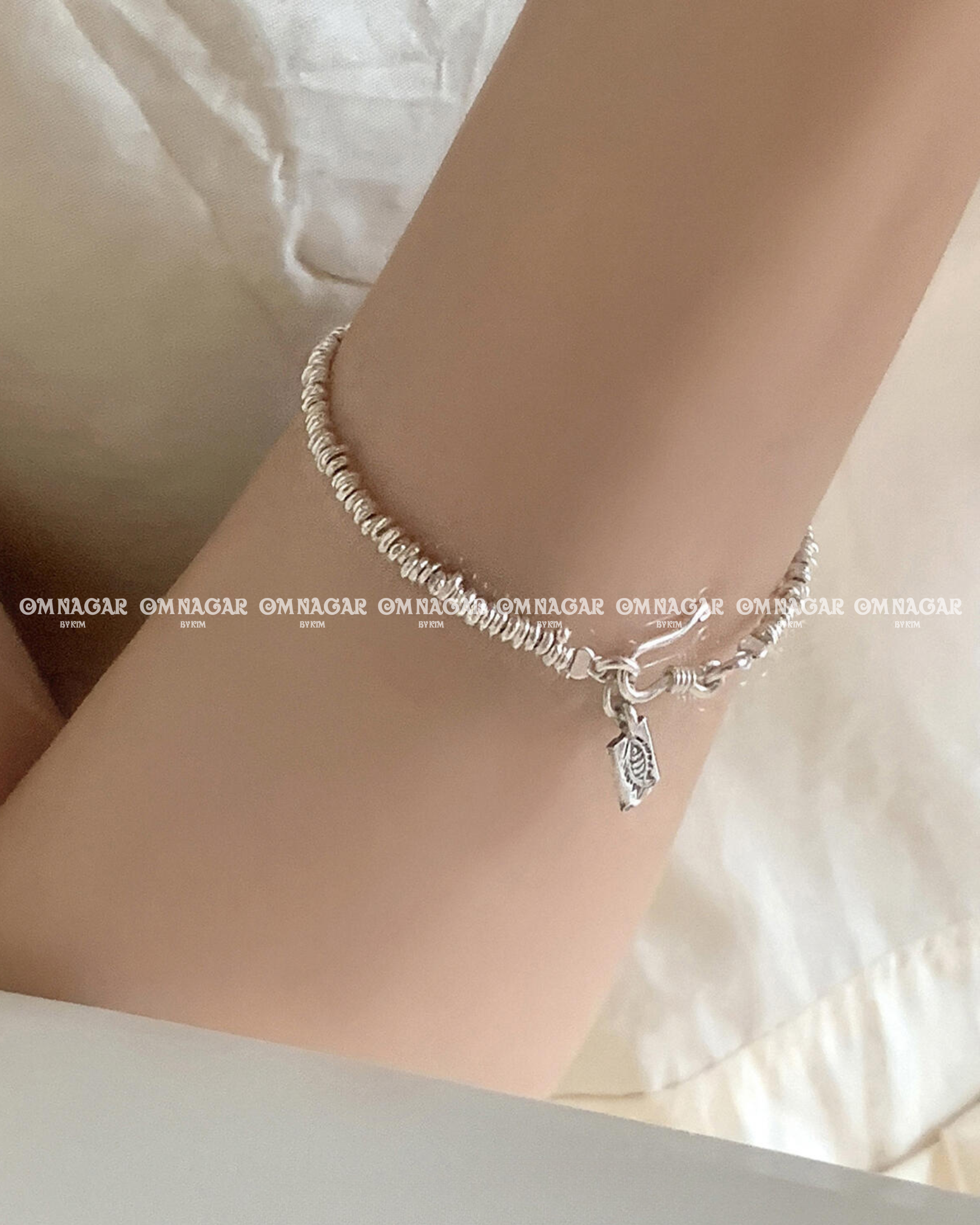 OMNAGAR “Little Horse” Five-Color Red String Bracelet with S999 Fine Silver Charm