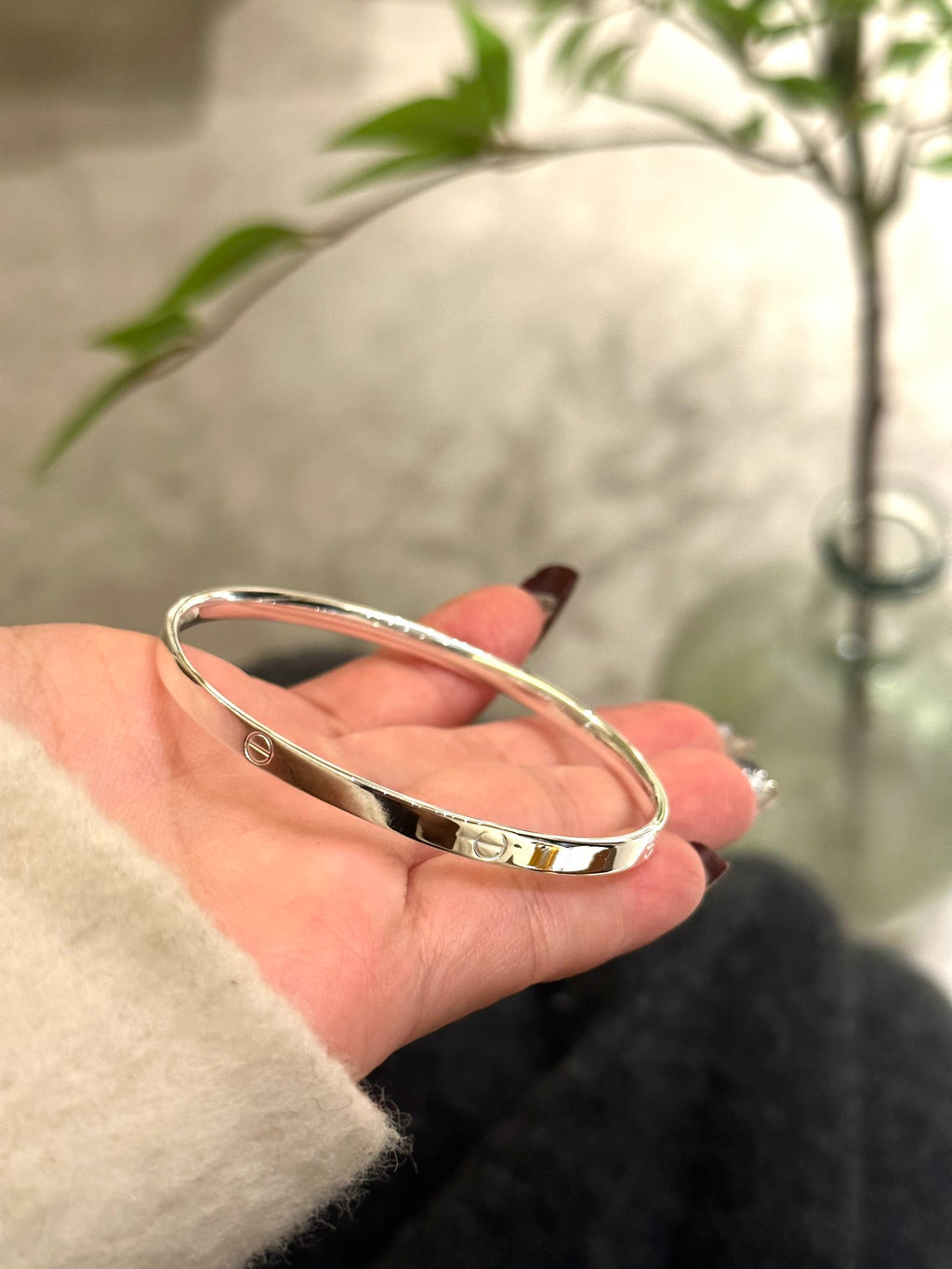 OMNAGAR “Eternal Grace” 999 Fine Silver Bangle