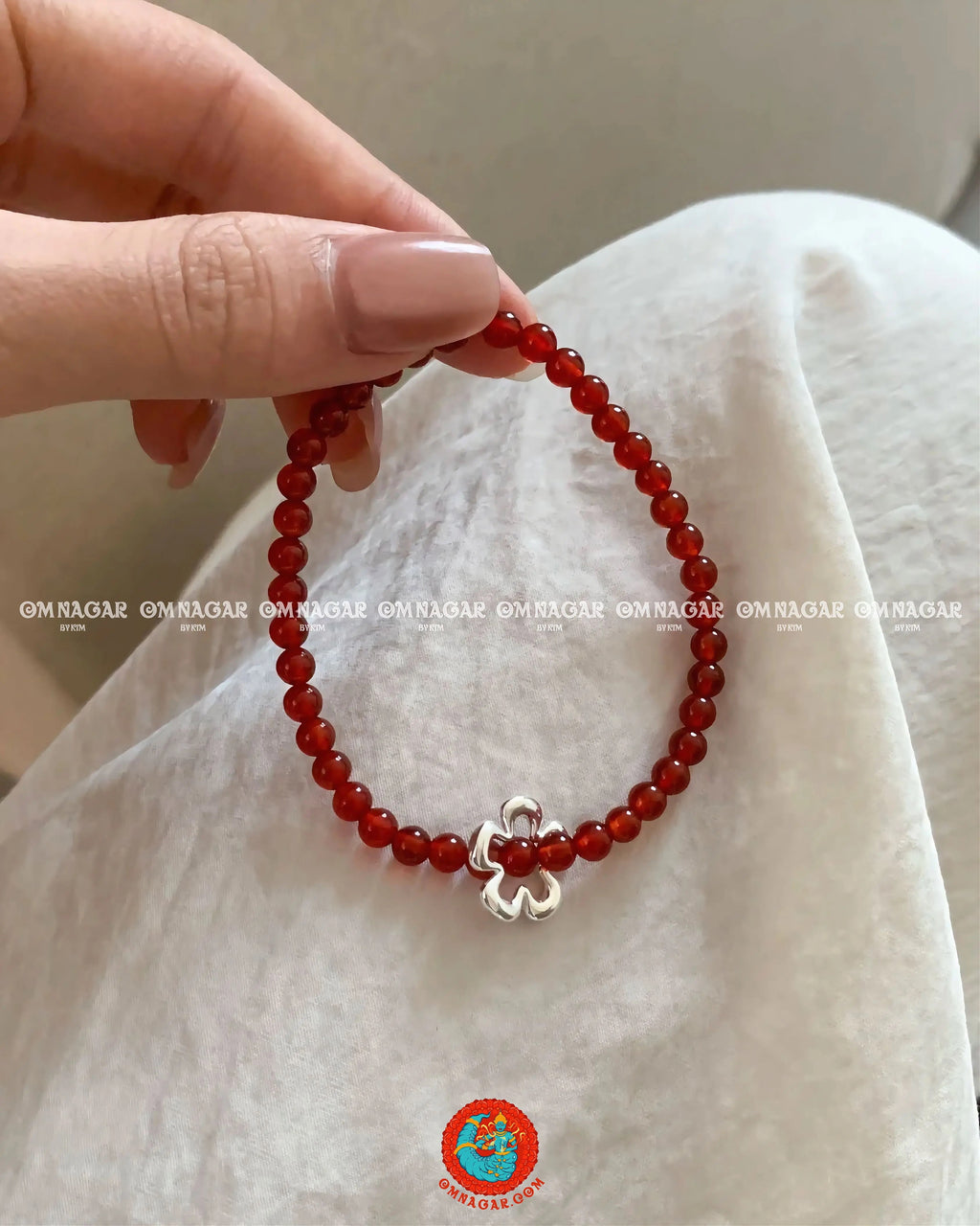 Pulsera de ágata roja con dije de flor de plata 925 - Pasión y protección