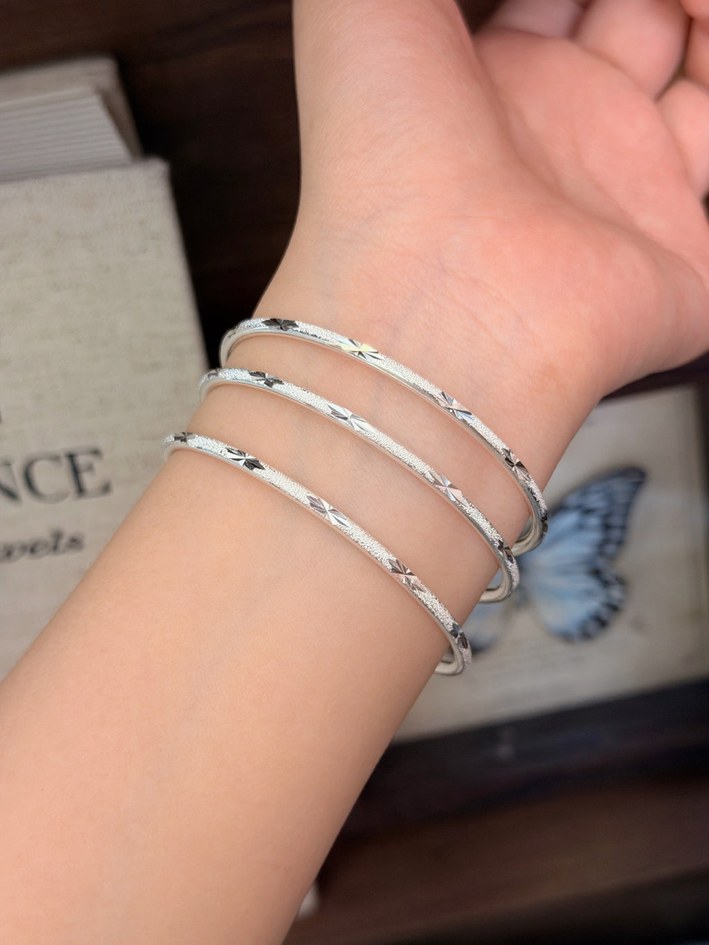 OMNAGAR “Celestial Starlight” 999 Fine Silver Bangle