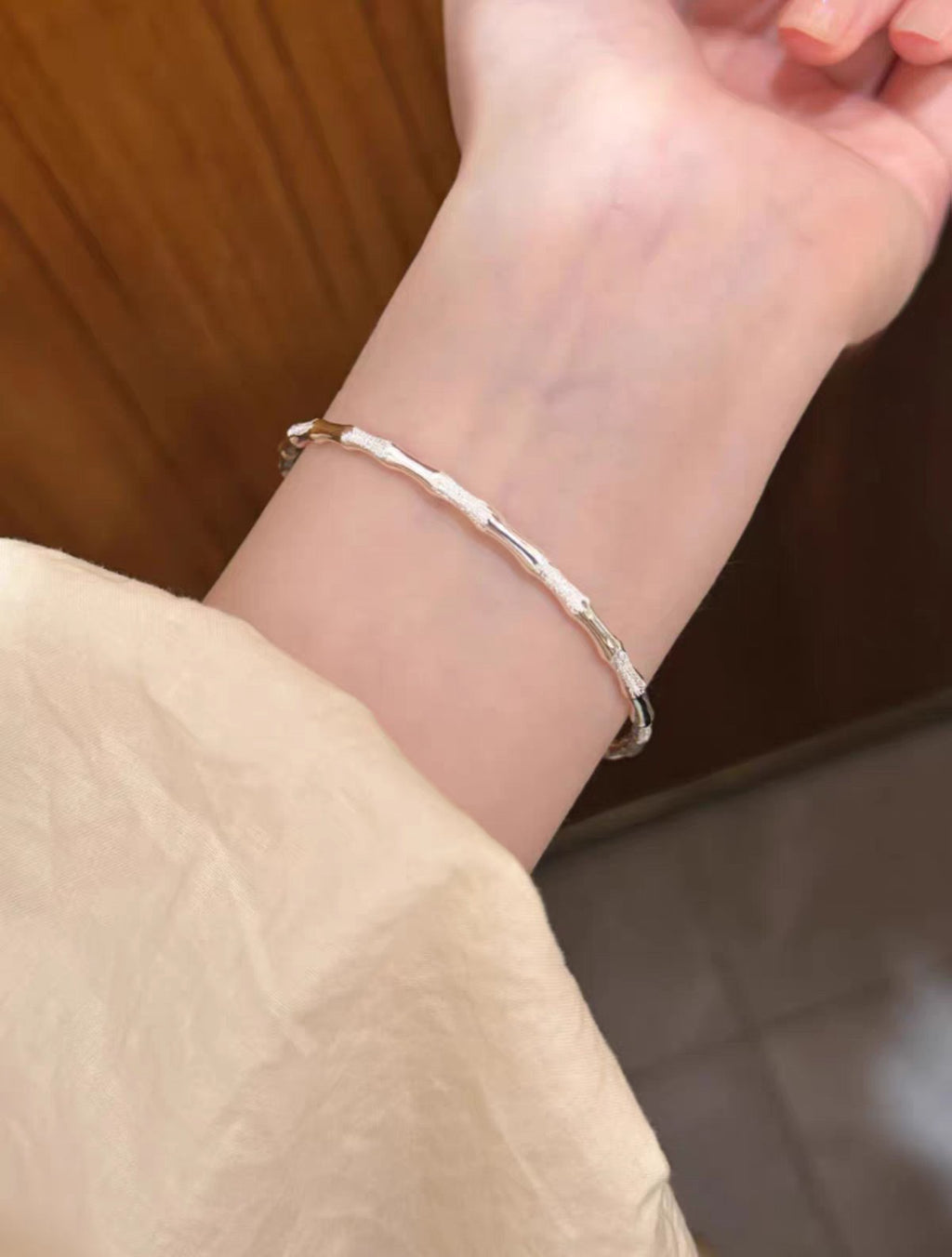 OMNAGAR “Bamboo Knot” 999 Fine Silver Bangle