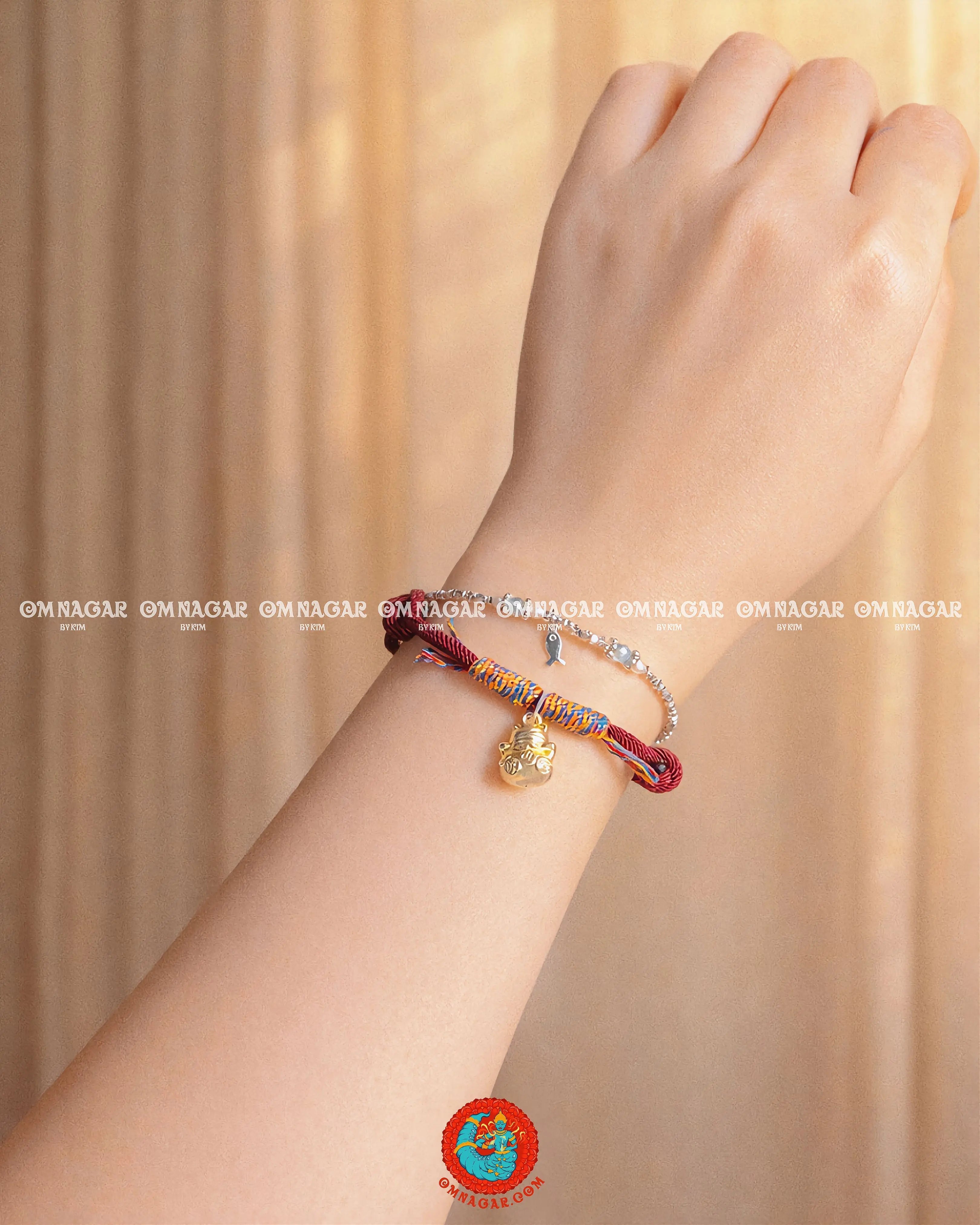 OMNAGAR “Maneki Neko” Red String Bracelet - S999 Fine Silver